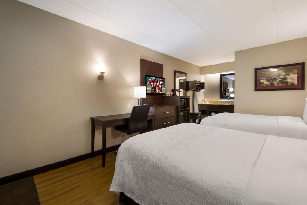 Red Roof Inn PLUS+ Nashville Airport photo