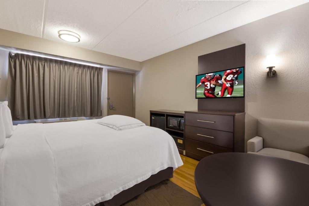 Red Roof Inn PLUS+ Nashville Airport photo