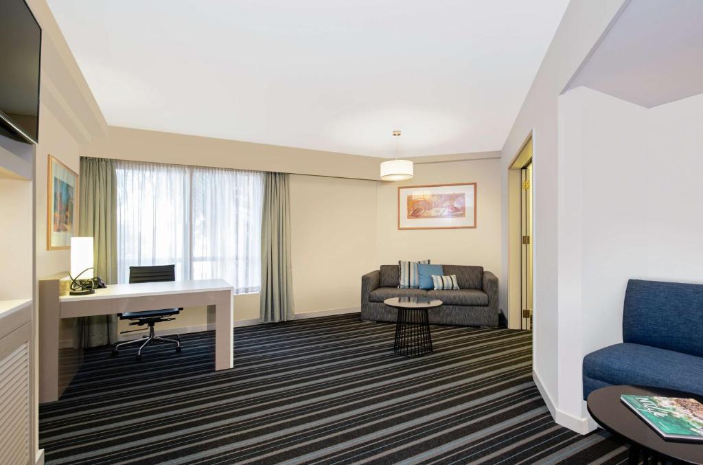 Istumisnurk majutusasutuses DoubleTree by Hilton Esplanade Darwin