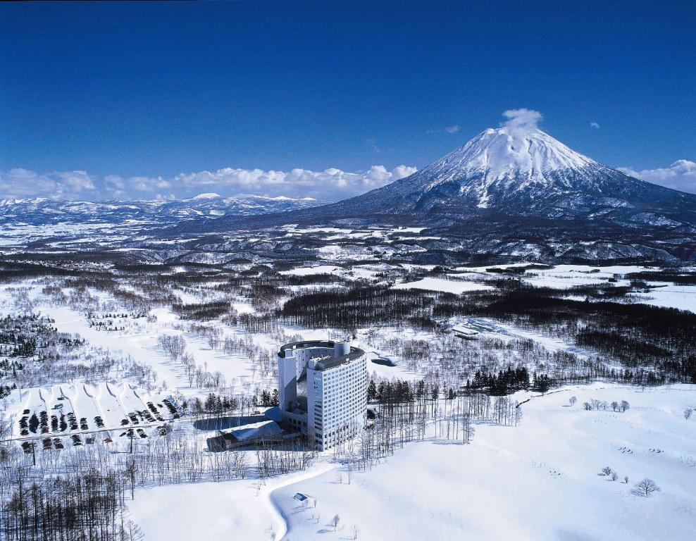 Hilton Niseko Village saat musim dingin