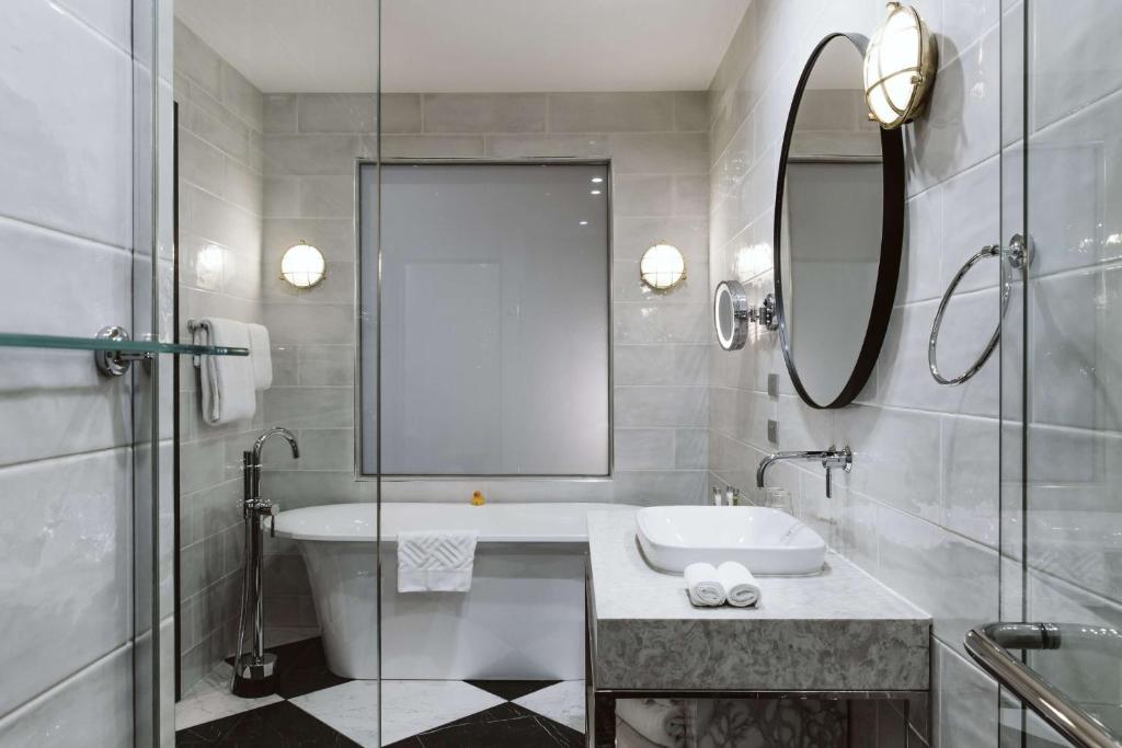 Doubletree By Hilton Wellington - Resim 18