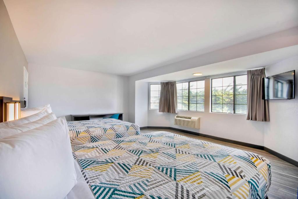 Motel 6-Marina, CA - Monterey - 