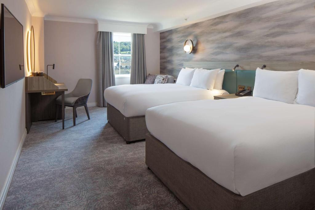 DoubleTree by Hilton Bath - Superior Twin Room With Sofa Bed