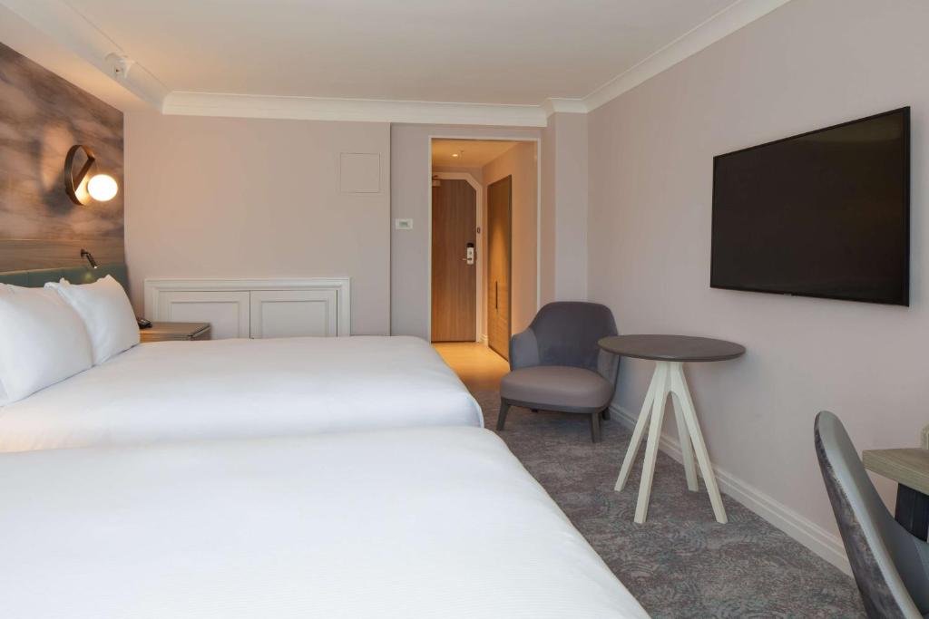 DoubleTree by Hilton Bath - Superior Queen Room With Two Queen Beds