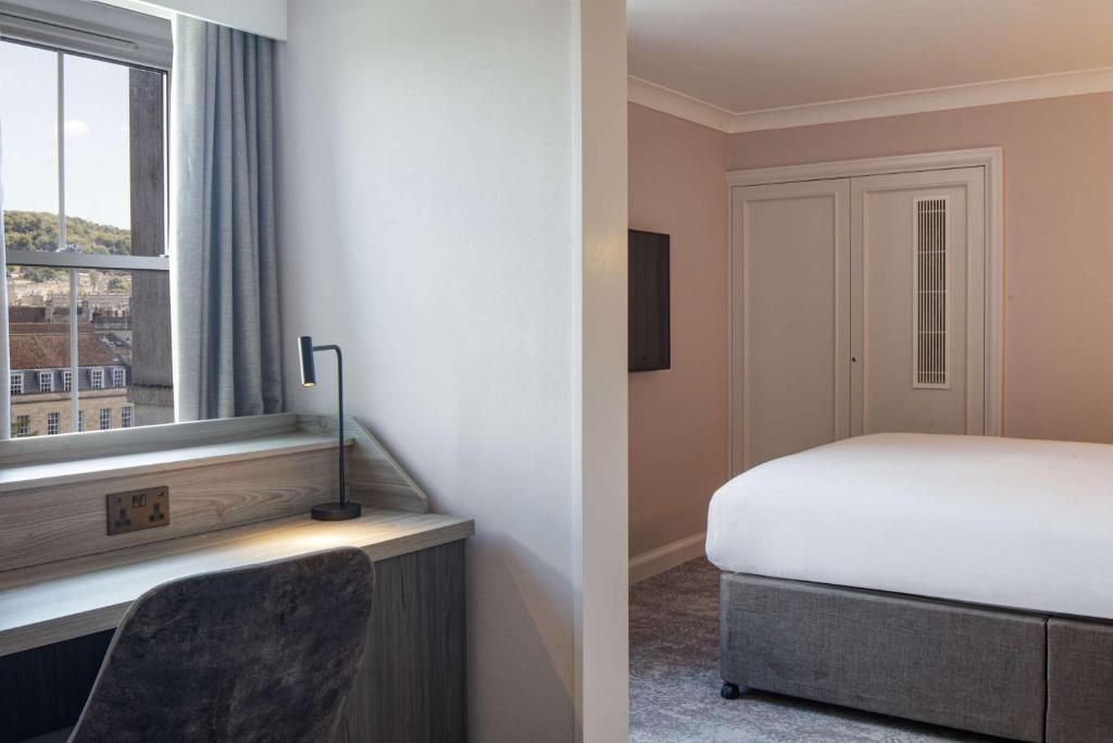 DoubleTree by Hilton Bath - Superior Queen Room