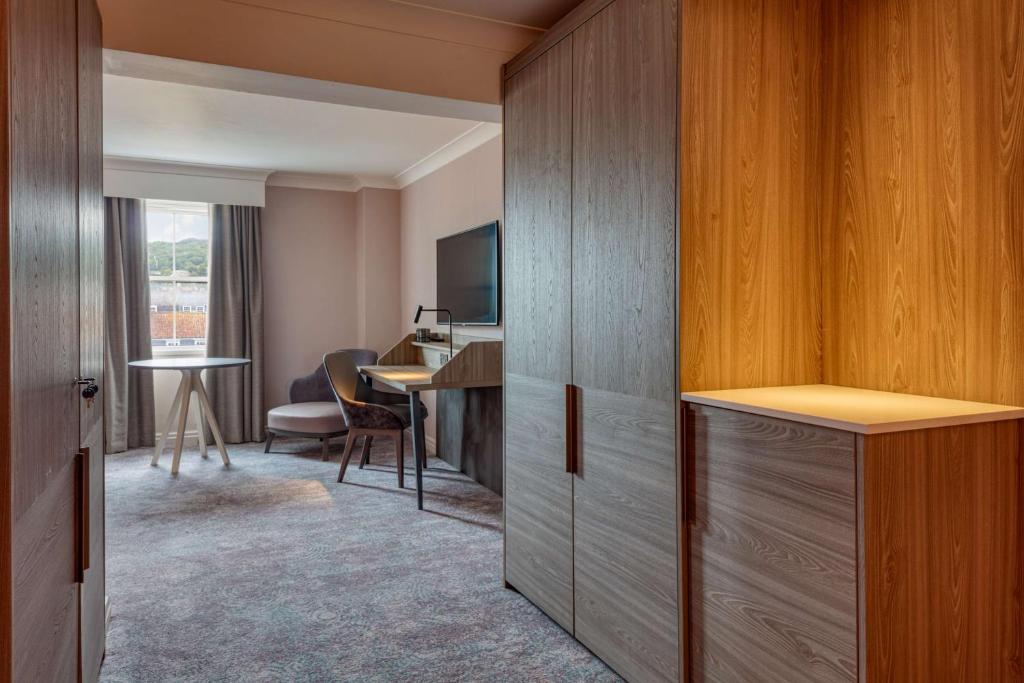 DoubleTree by Hilton Bath - Superior King Room With Sofa Bed