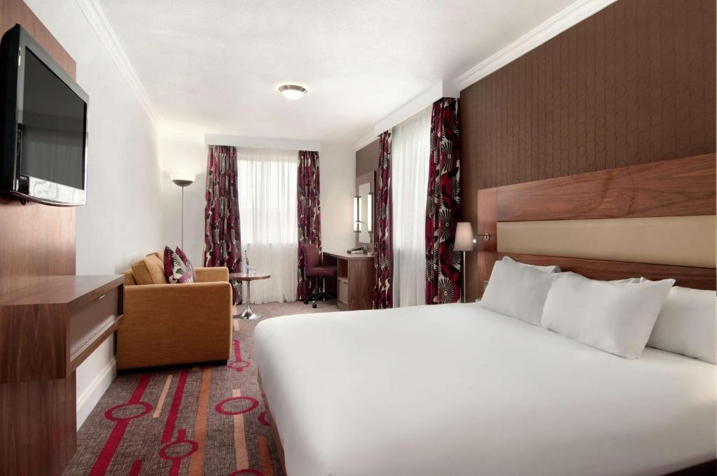 DoubleTree by Hilton Bristol North - Resim 42