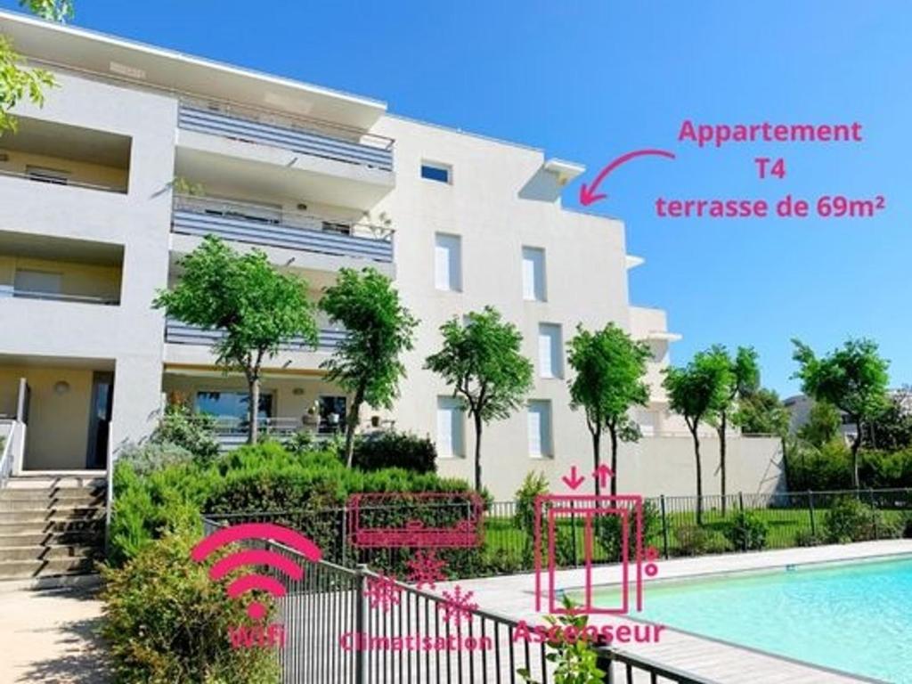 Bazén v ubytovaní Superbe 4 pièces avec terrasse, clim, piscine et parking à Sète - FR-1-338-493 alebo v jeho blízkosti