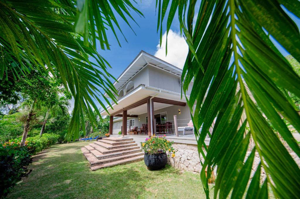 Zahrada ubytování Anse Boudin Chalets & Villa