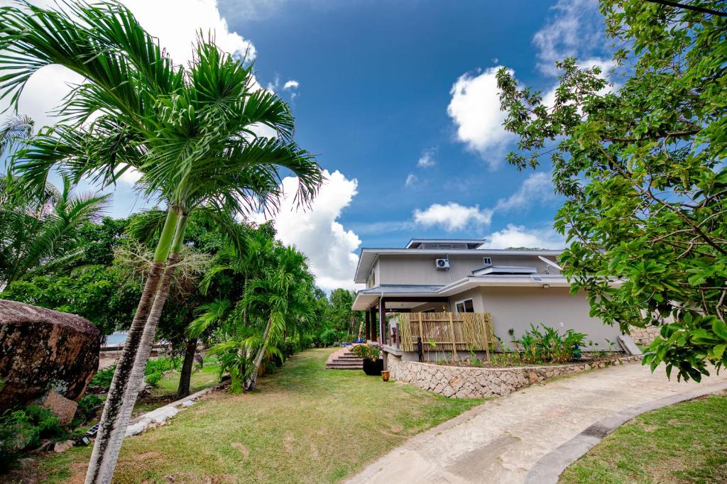 Zahrada ubytování Anse Boudin Chalets & Villa