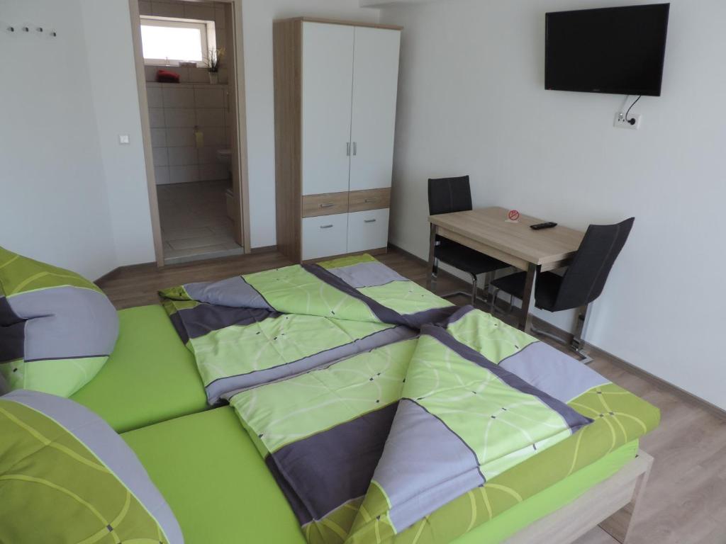 Pension am Kirchberg - Double Or Twin Room With Bathroom