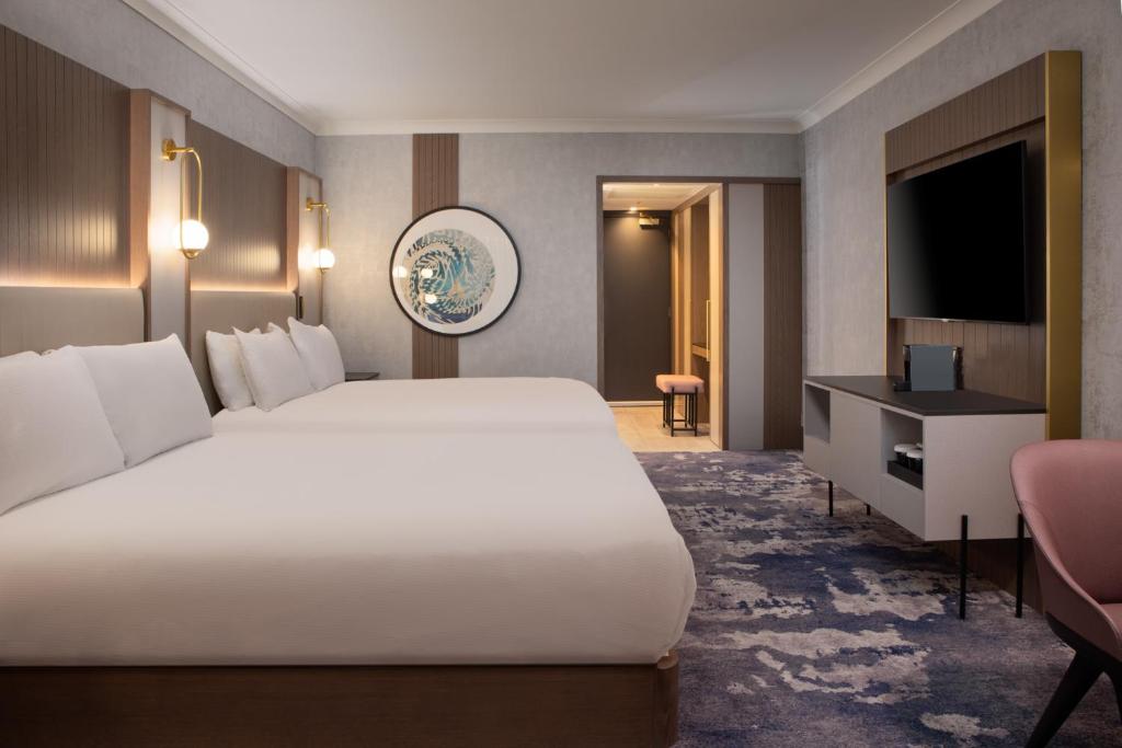 Hilton Glasgow - Executive Queen Room With Two Queen Beds