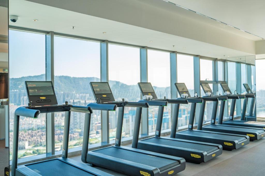 Fitness centrum a/nebo fitness zařízení v ubytování W-Xiamen