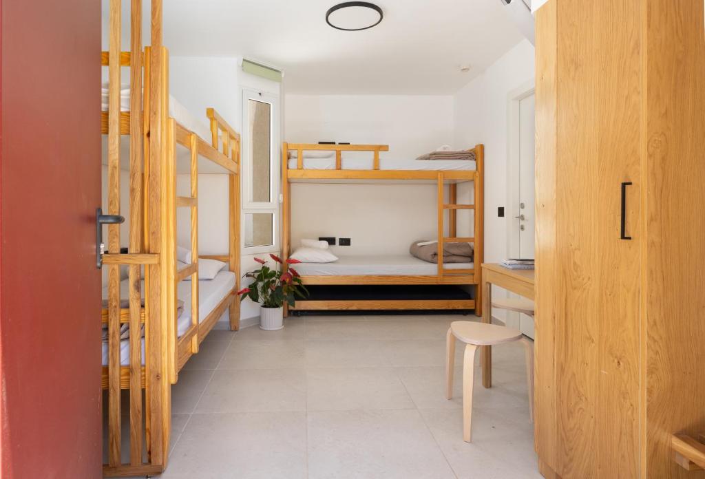 Ein Bett oder Betten in einem Zimmer der Unterkunft SPNI Eilat Field School