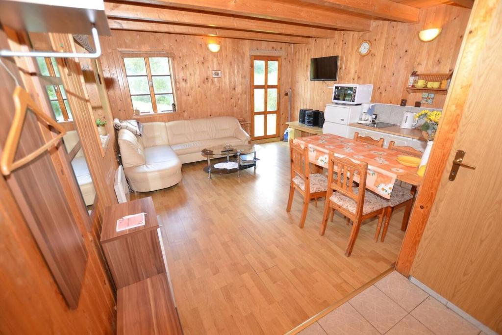 Kuchyň nebo kuchyňský kout v ubytování Apartma Šťastný III