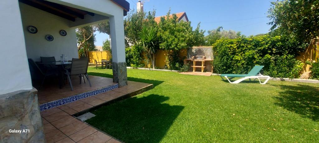 Ogród w obiekcie Chalet la Huerta 2 amplios jardines barbacoa y WiFi