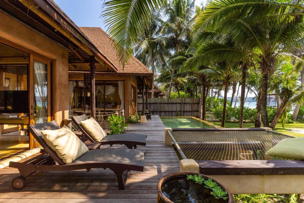 High Season Pool Villa & Spa - 11