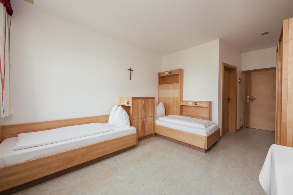 Gästehaus Salvatorianerinnen - Habitación Doble Económica - Dependencia