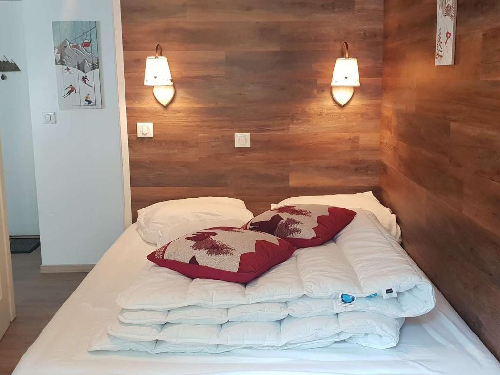 Posteľ alebo postele v izbe v ubytovaní Charmant T3 près des thermes, 6 pers - FR-1-234-288
