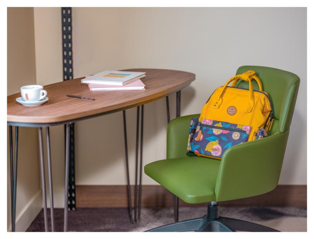 Novotel Paris Val de Fontenay - Standard Suite With One Double Bed And Sofa
