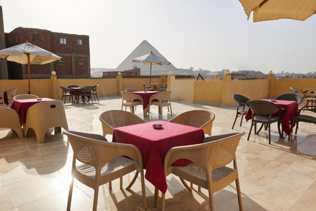 Restaurace v ubytování Grand Pyramid View Hotel