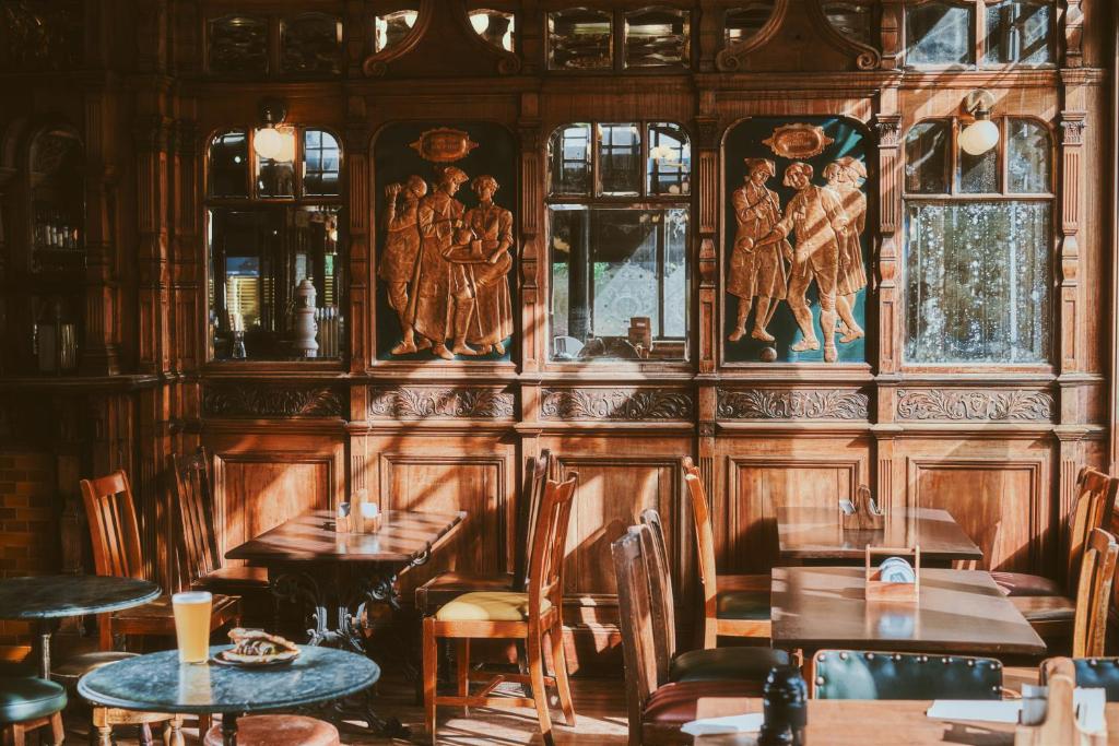 The Black Lion Pub & Boutique Guesthouse - Resim 17