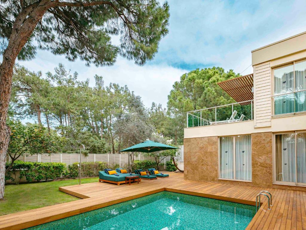 Bazén v ubytování Rixos Premium Belek - The Land of Legends Access nebo v jeho okolí