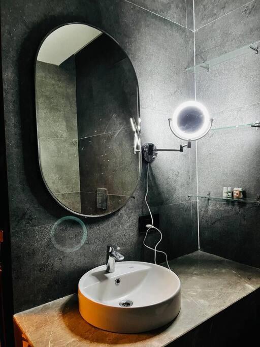 Gallery image of LuxurySuites by Hey Studio's in Ghaziabad