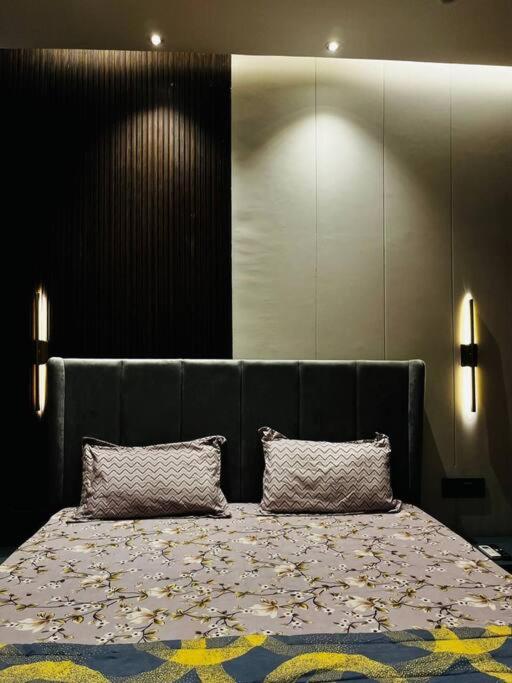 Gallery image of LuxurySuites by Hey Studio's in Ghaziabad