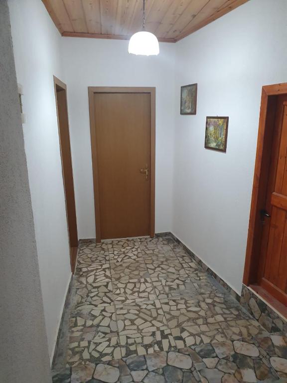 Fotografie z fotogalerie ubytování SANTA ROOM-OLD BAZAAR CENTER-Gjirokaster v destinaci Gjirokastër