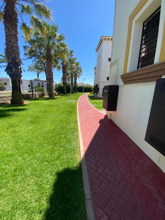 Vonkajšia záhrada v ubytovaní CostaEsuri Vacaciones (Casa Marina)