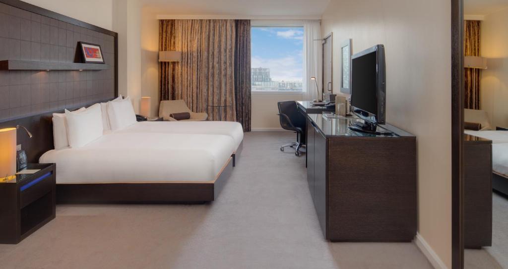 Hilton London Canary Wharf - Twin Room
