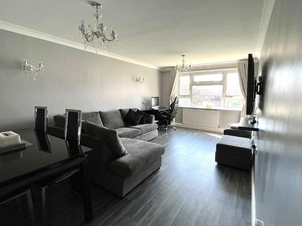 Modern and Stylish 2 Bed Apartment, Beckenham (updated prices 2024)