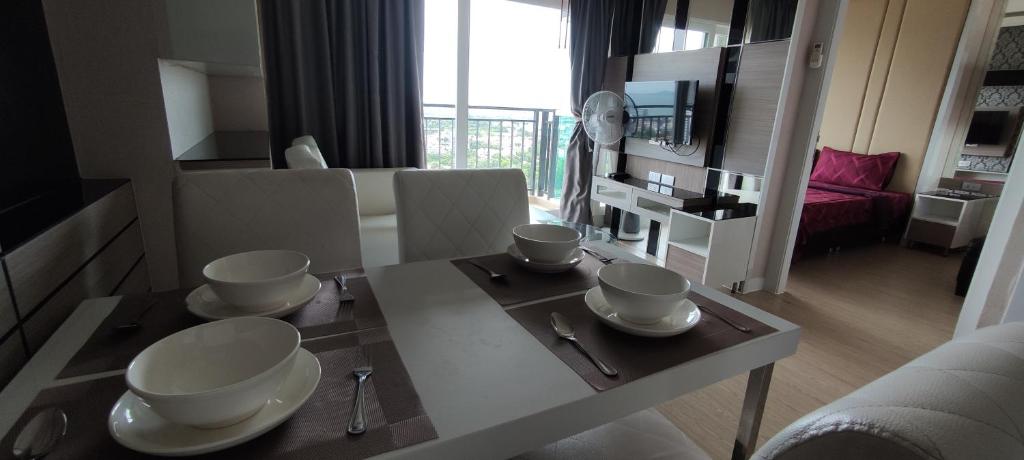 Fotografie z fotogalerie ubytování La Santir Condominiums Modern One Bedroom Sea View 25th Floor v destinaci Jomtien pláž