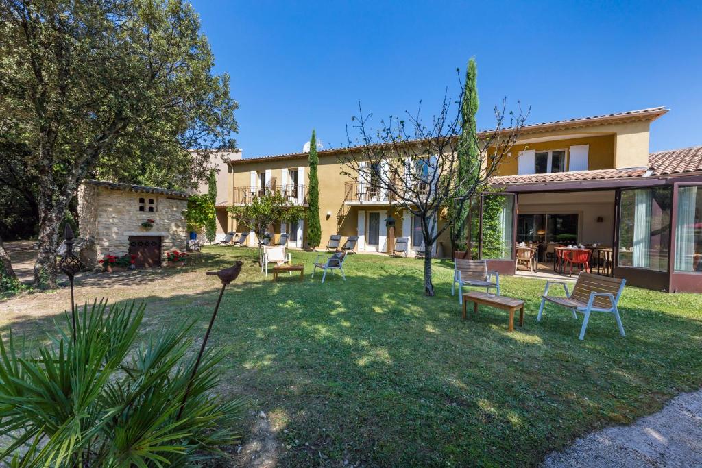 Zahrada ubytování Logis Hôtel La Bastide De Grignan & Restaurant "La Chênaie"