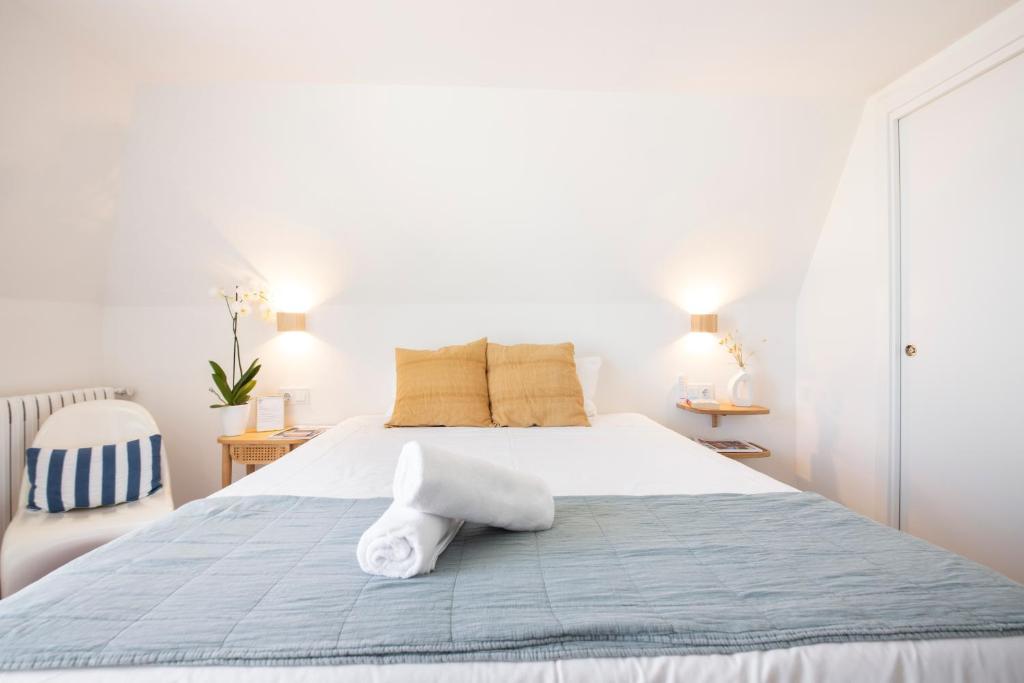 Far Out Inn - Double Room With Balcony And Sea View
