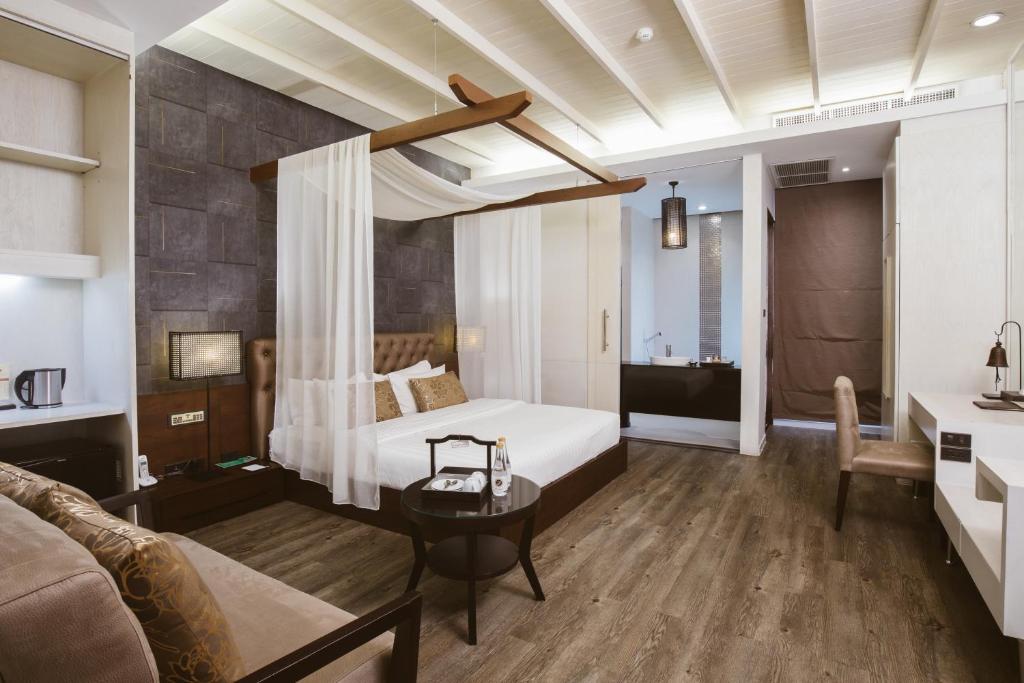 
Grand Deluxe Double or Twin Room (Room Only)
