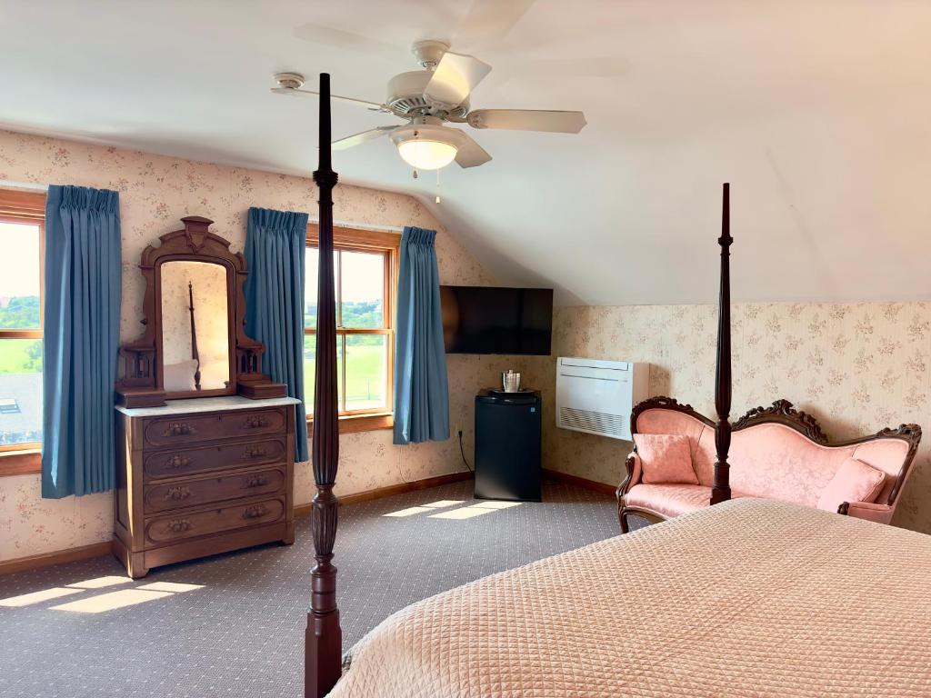 Rose Farm Inn - King Room