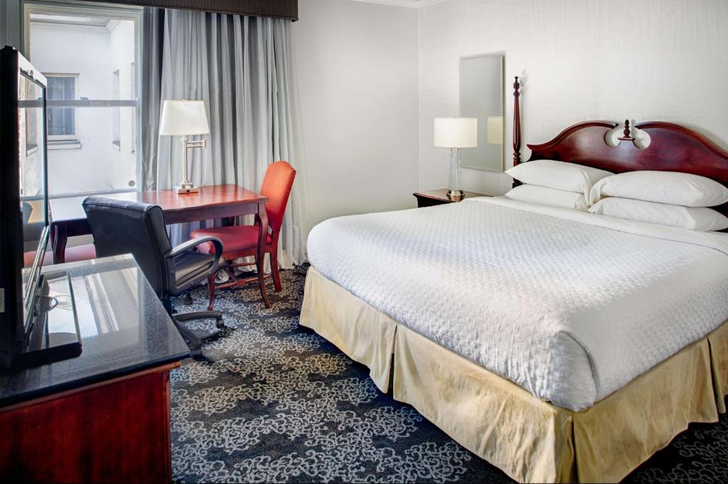 Embassy Suites by Hilton Portland Downtown photo