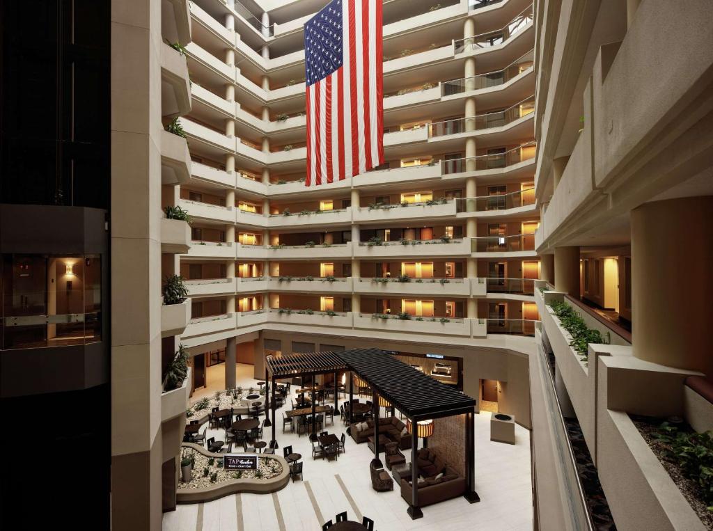 Gallery image ng Embassy Suites by Hilton Crystal City National Airport sa Arlington