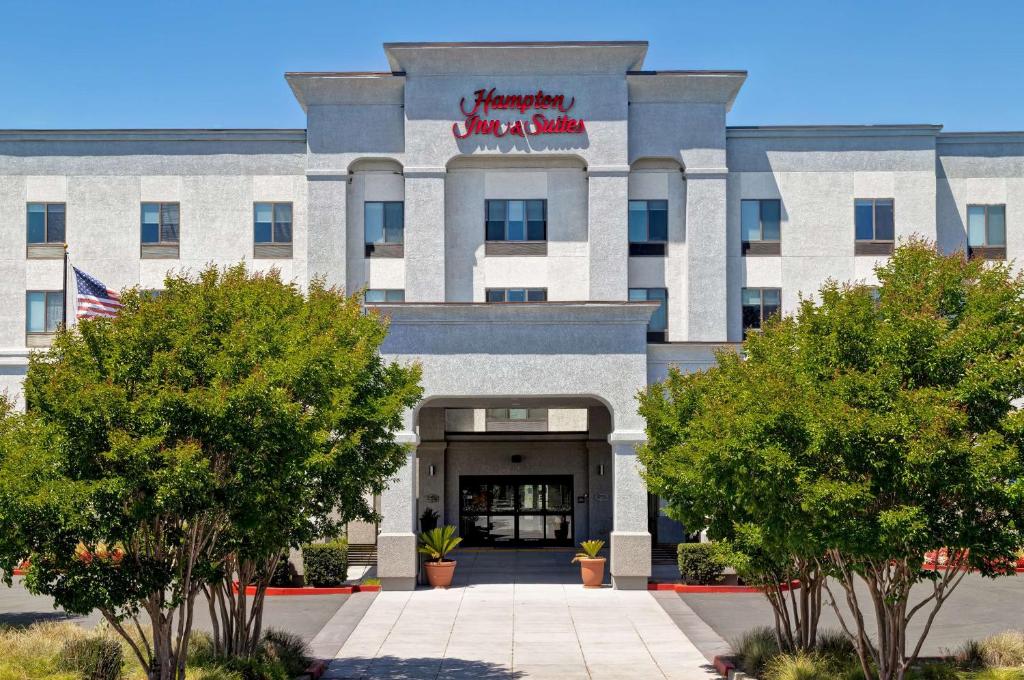 a rendering of the sheraton anaheim hotel at Hampton Inn & Suites Rohnert Park - Sonoma County in Rohnert Park