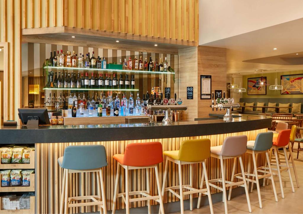 Lounge nebo bar v ubytování Hampton By Hilton Dublin City Centre