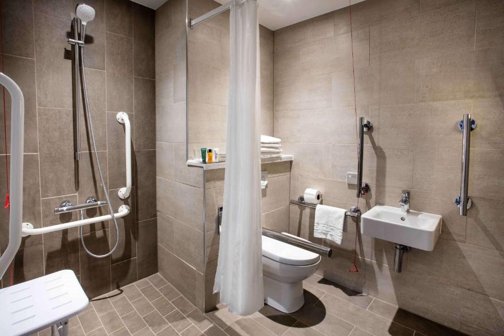 Hilton Edinburgh Carlton - Double Room With Two Double Beds - Mobility Accessible