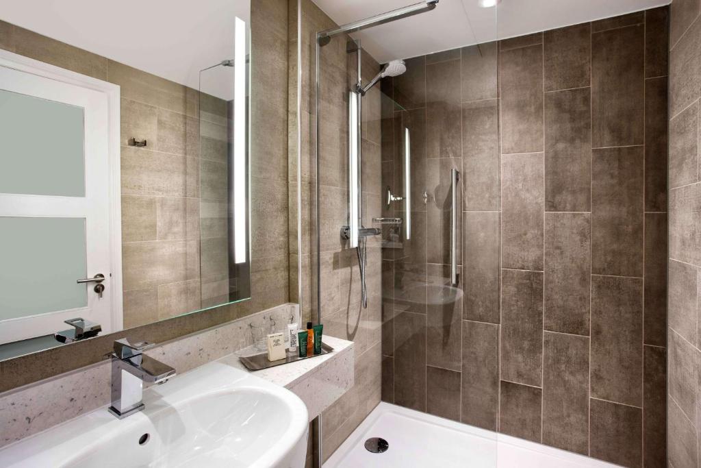 Hilton Edinburgh Carlton - Resim 7