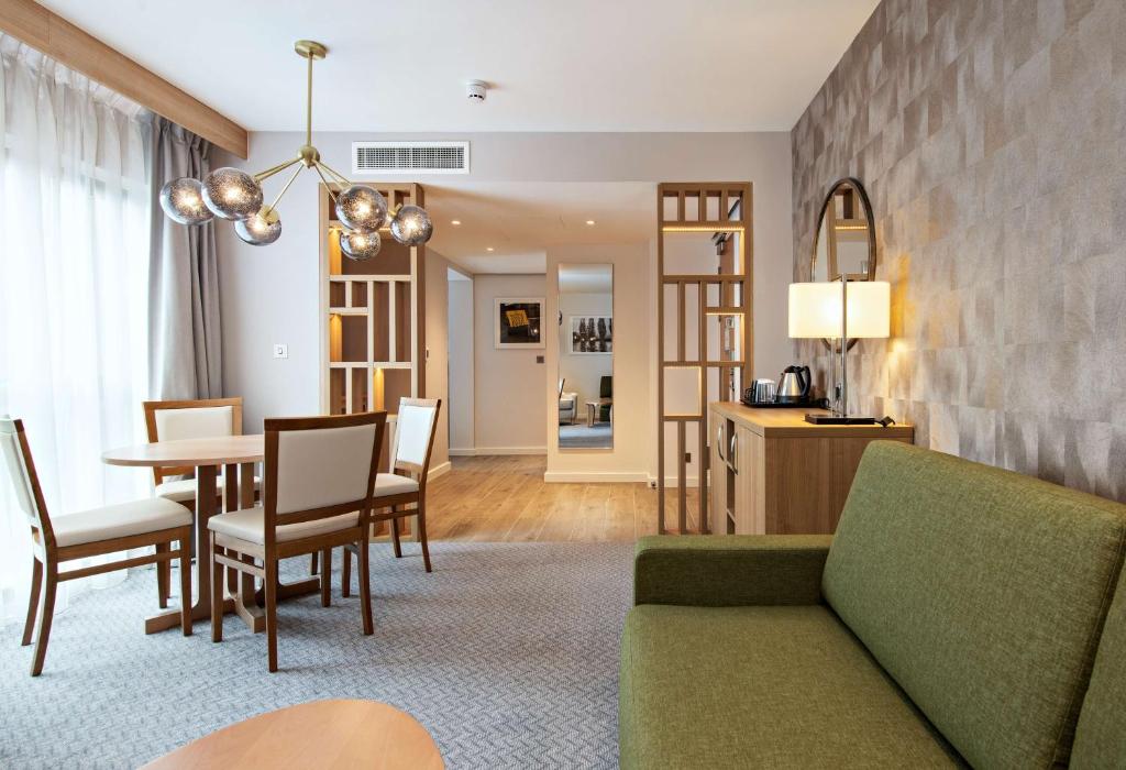 Hilton Garden Inn Abingdon Oxford - Junior Suite