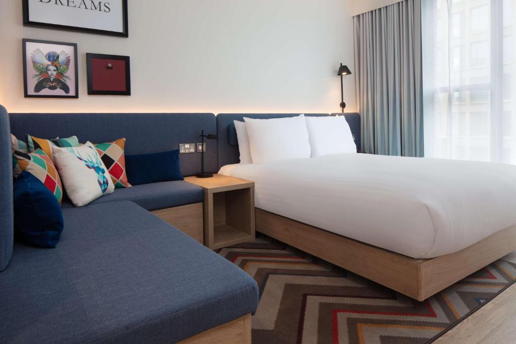Hampton by Hilton York Piccadilly - Queen Room With Sofa Bed