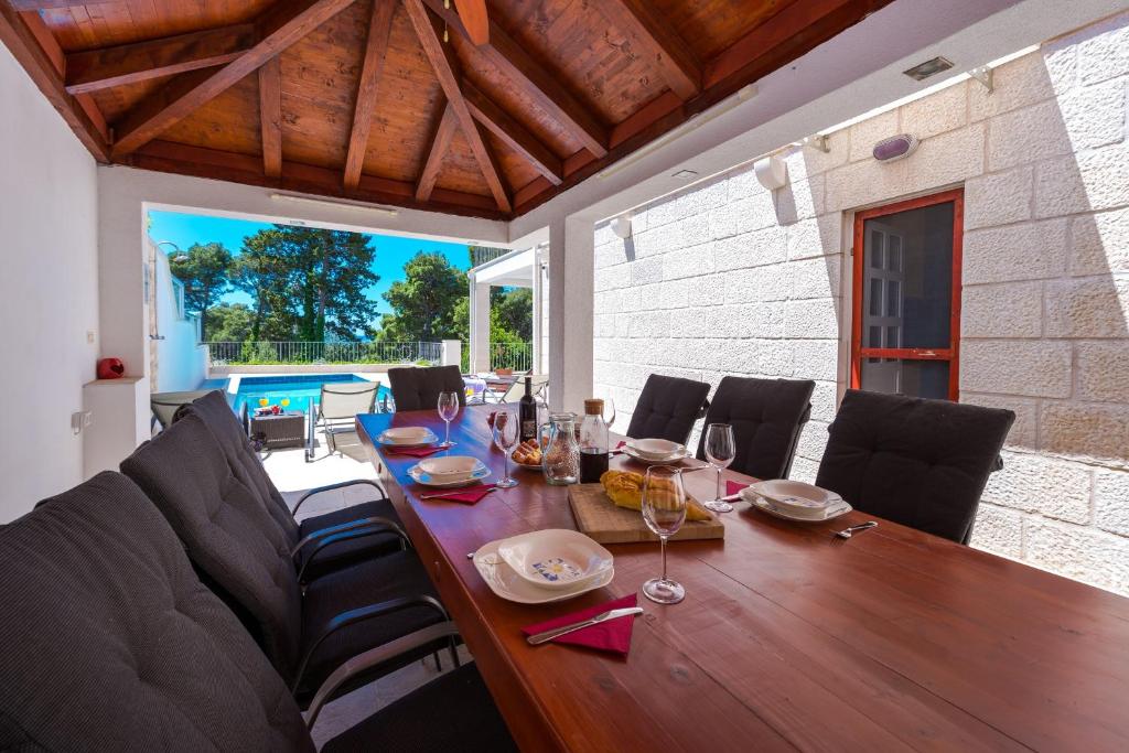 Bazén v ubytovaní Villa Mlini with private Pool and Sea view alebo v jeho blízkosti