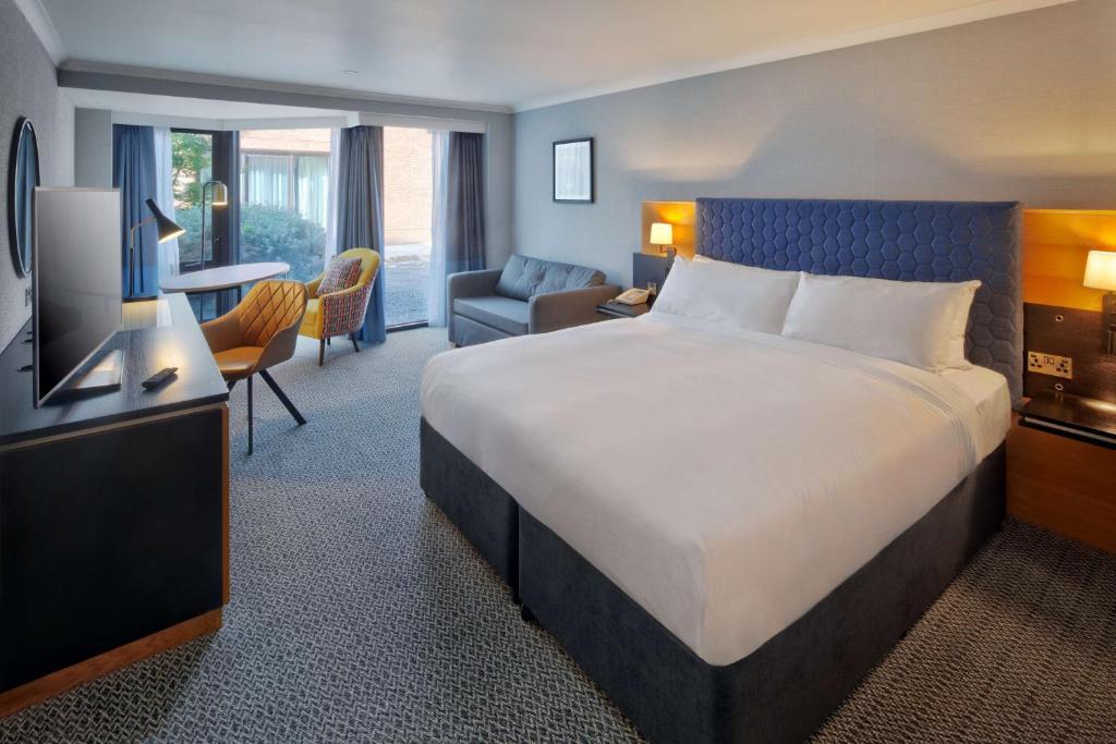 DoubleTree by Hilton Manchester Airport - 