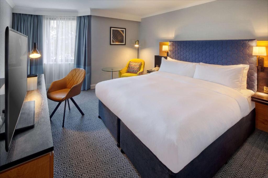 Hilton Manchester Airport Park And Fly www.booking.com