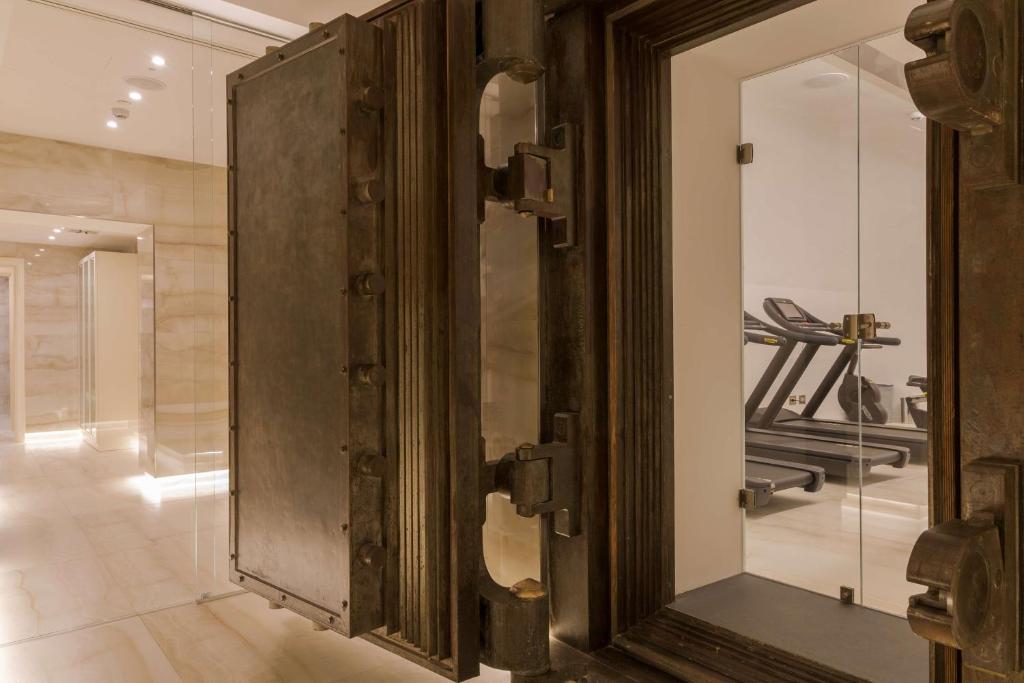 Fitness centrum a/nebo fitness zařízení v ubytování Aleph Rome Hotel, Curio Collection By Hilton